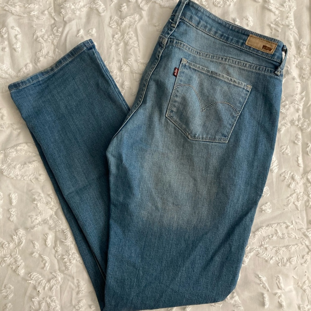 Levi Slight Curve Jeans